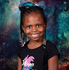 Meet your Posher, Candice